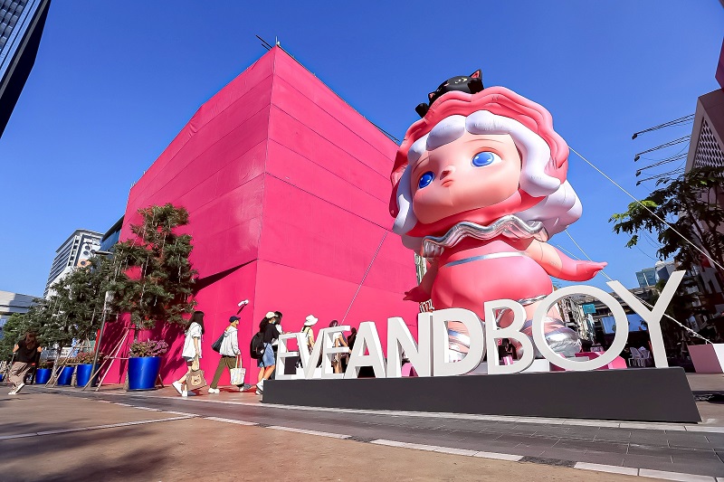 EVEANDBOY ฉลอง 20 ปี ตำนานบิวตี้รีเทลอันดับ 1 ของเมืองไทย ก้าวสู่ “The Future of Beauty Legacy” เปิดตัว EVEANDBOY Centerpoint Siam Square แฟล็กชิฟสโตร์โฉมใหม่สุดล้ำจับมือศิลปินดัง “Mackcha” ถ่ายทอดคาแรกเตอร์ “Chalotte” สู่ไอคอนแห่งความงาม