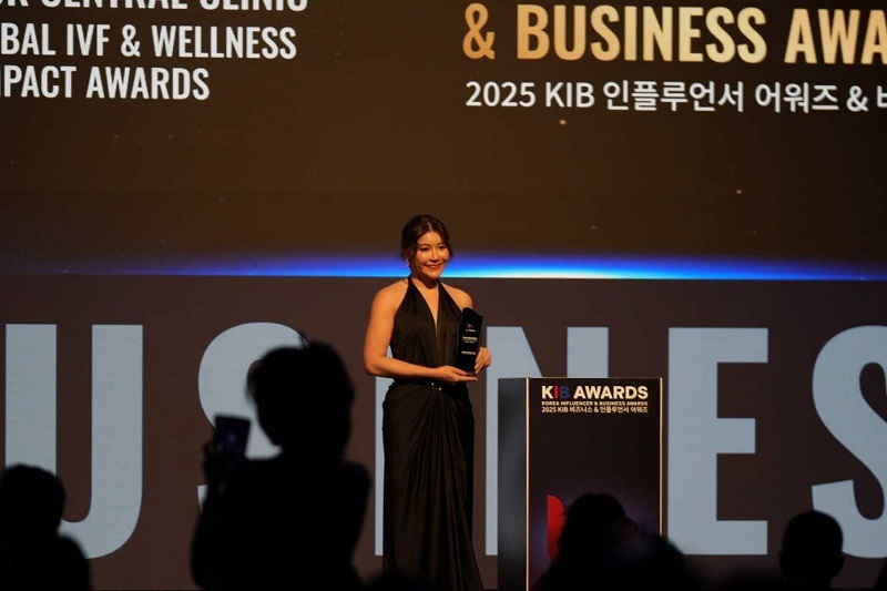 ผงาดเวทีโลก! Bangkok Central Clinic IVF & Wellness ศูนย์รักษาผู้มีบุตรยากครบวงจร รับรางวัลอันทรงเกียรติ Bangkok Central Clinic The Global IVF & Wellness Impact Awards ตอกย้ำความสำเร็จและความเชี่ยวชาญด้านเทคโนโลยีในการรักษาผู้มีบุตรยากระดับนานาชาติ