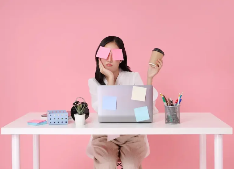 ถอดรหัสความสำเร็จ สไตล์เวิร์คกิ้งวูแมน “ทำงานหนัก….รักตัวเองให้เป็น” ที่มากกว่าแค่ออกกำลังกายหรือความสวยงาม แต่คือเรื่องของการฟังสัญญาณสุขภาพของร่างกายตัวเอง